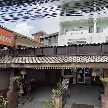 Nonni Guesthouse Chiang Mai Bagian luar foto
