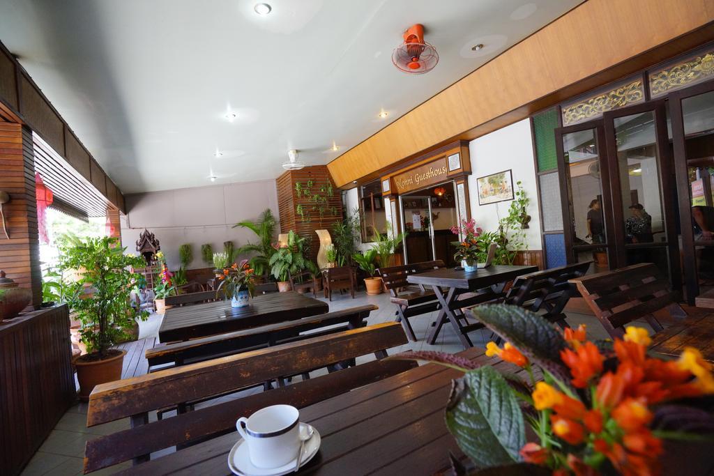 Nonni Guesthouse Chiang Mai Bagian luar foto