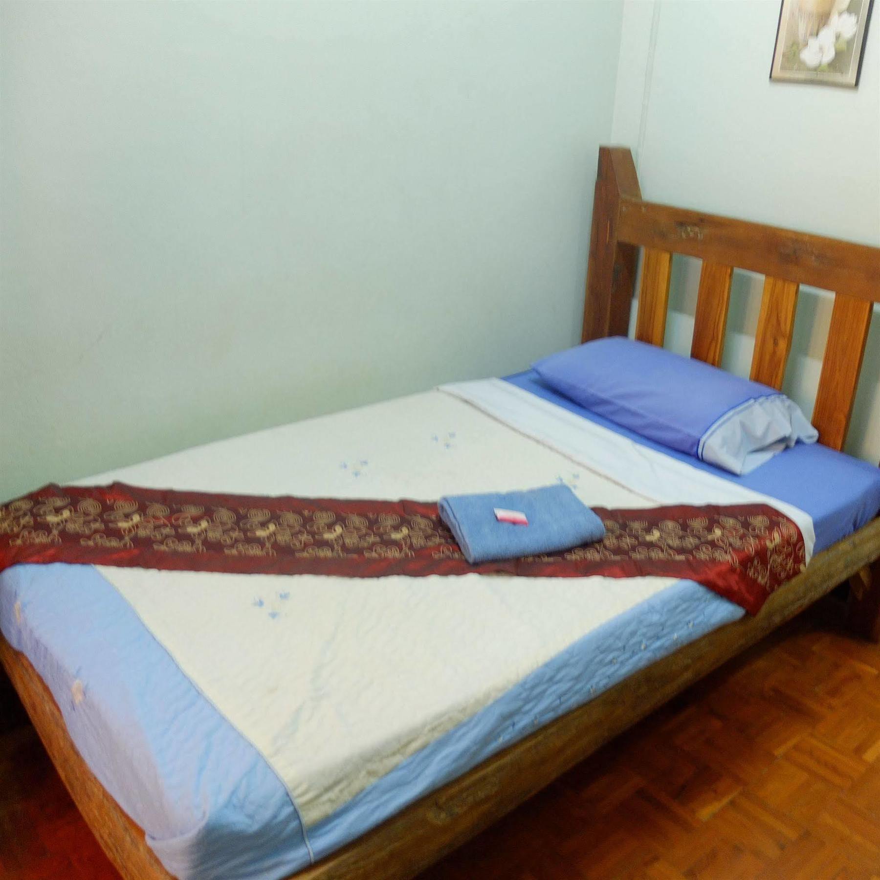 Nonni Guesthouse Chiang Mai Bagian luar foto