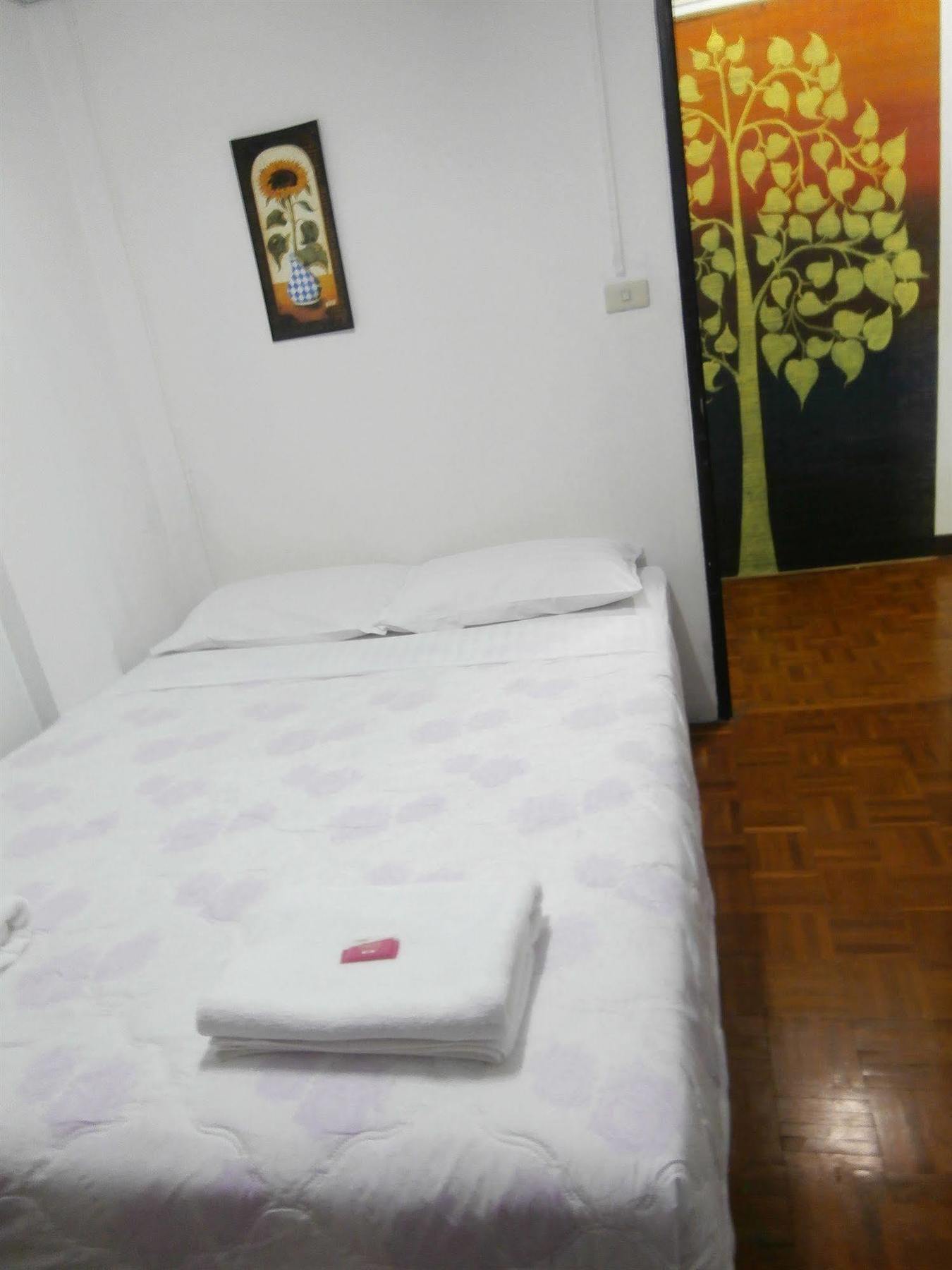 Nonni Guesthouse Chiang Mai Bagian luar foto